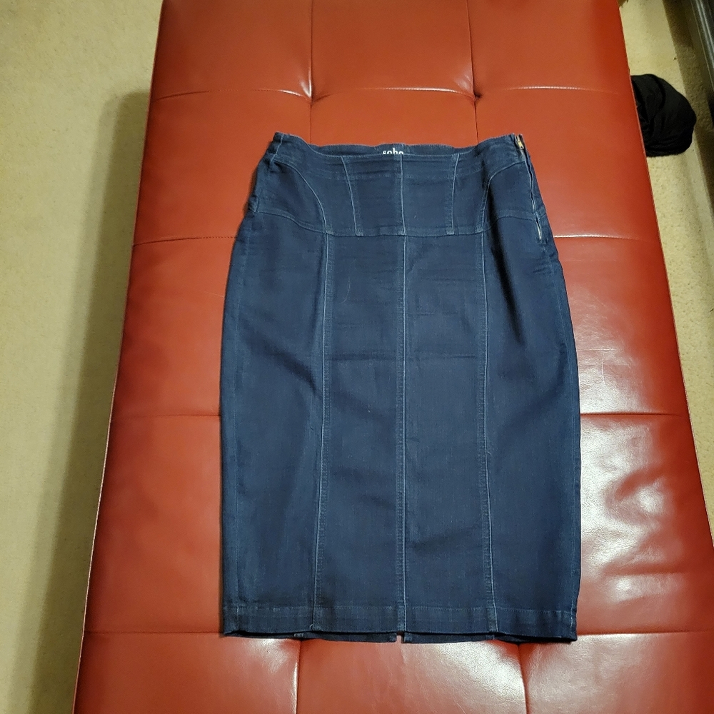 Pencil skirt
